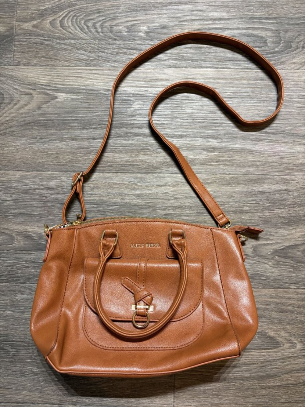Alexis Bendel Coganc Tan Vegan Leather Shoulder Bag Crossbody Adjustable Preppy - Picture 2 of 12